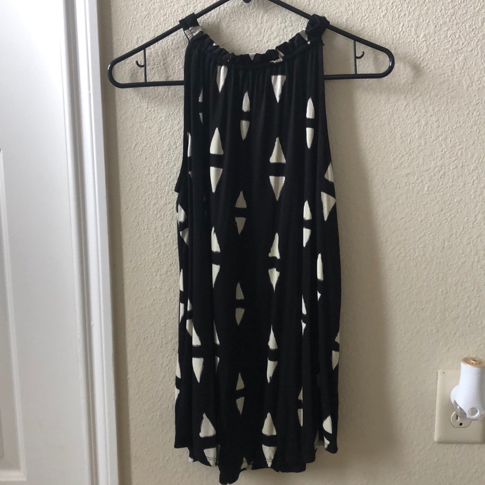 Ruffle neck Tank new!!